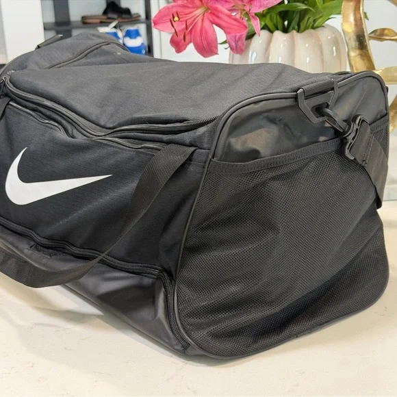 Nike Black and White Duffel Bag - Picture 2 of 7